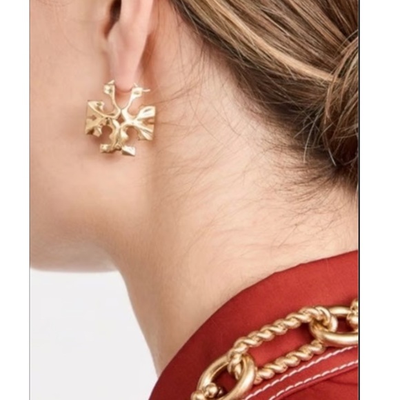 NEW Tory Burch Roxanne Logo Hidden Latch Drop Earrings in 18K Gold Plated - Picture 2 of 6